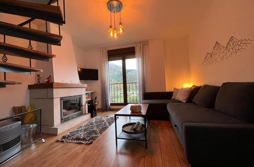 Puebla de Lillo Apartment | Dúplex El refugio de Porma