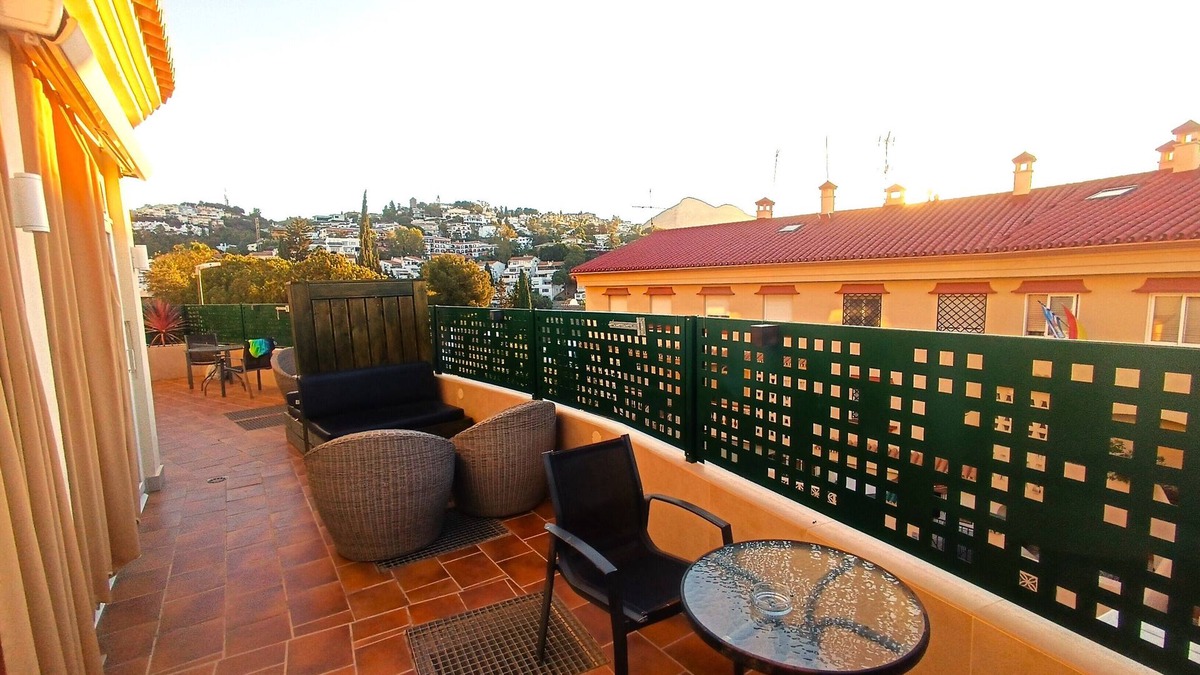 Cerrado de Calderon Apartment | D-2 Apartment with a terrace.