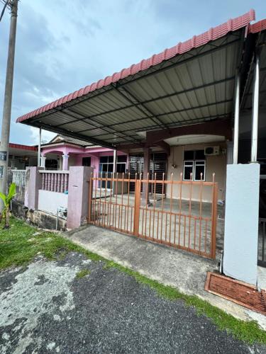 Dusun Dan House | D Anggun Homestay