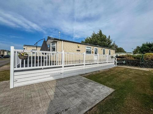 Beckingham Other | D Area, 2 Bed, 6 Berth Caravan With Decking And Unlimited Wi-Fi Opal Rated 36046D