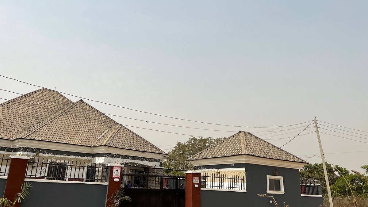 Abuja House | D' King's Villa