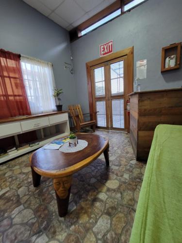 San Ignacio House | D's Inn