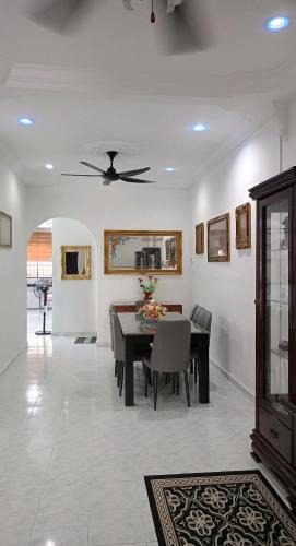Kampung Kelang Sagu House | D Seraya Indah Homestay