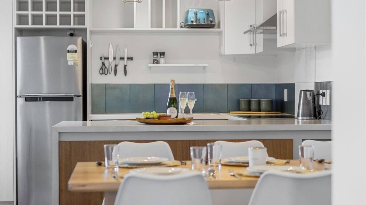Hamilton East Apartment | D-Street Retreat - Hamilton