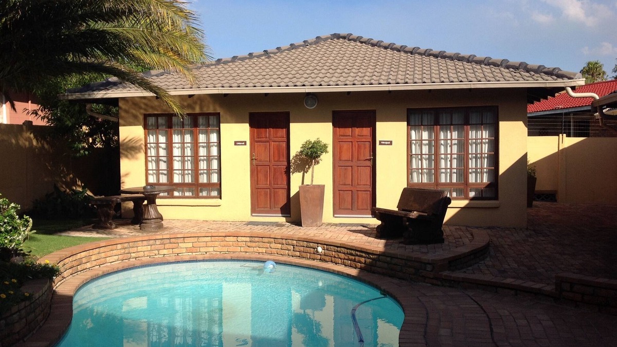 Secunda Bed & Breakfast | d Vine Guest House