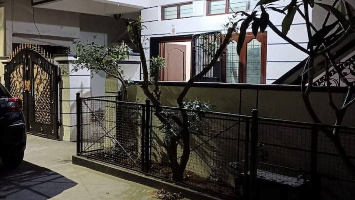 Hyderabad House | D1 Spacious & peaceful 2 bed house with parking