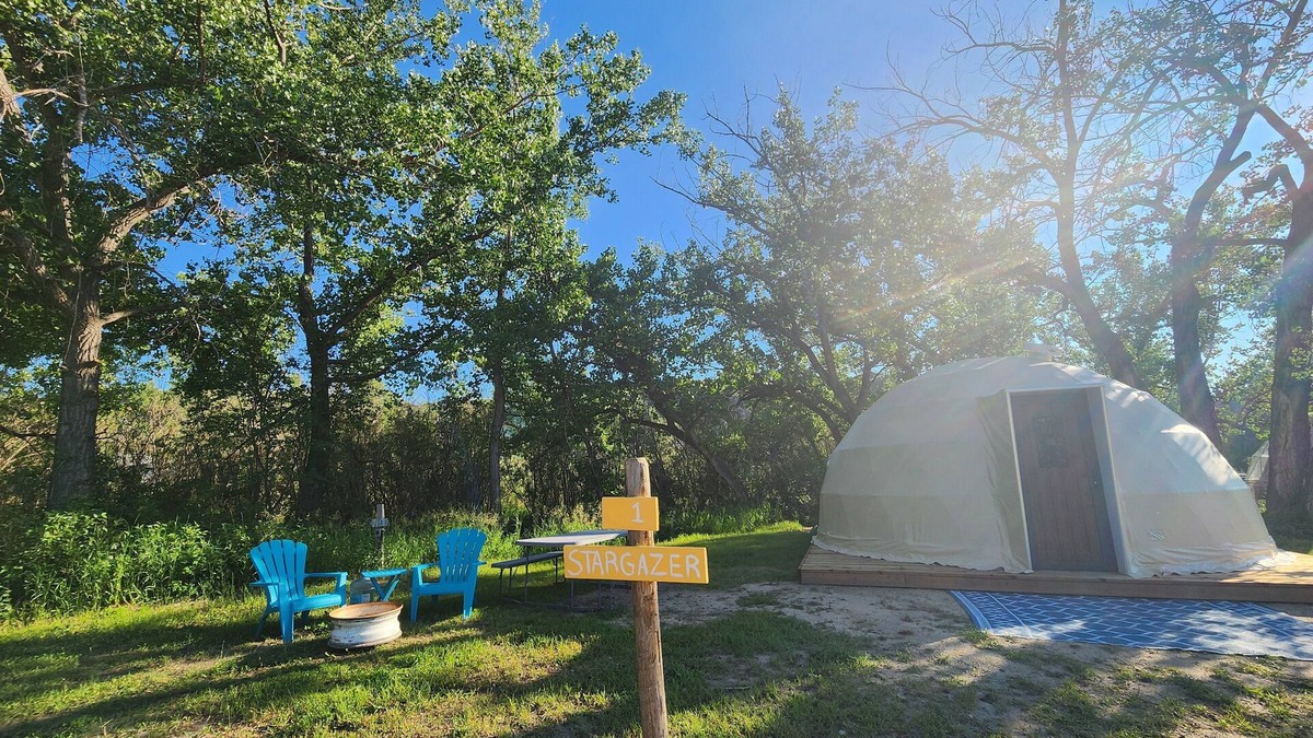 Rosedale Cabin | #D1 Stargazer Dome -1 Qn & Futon Bed-No pets please