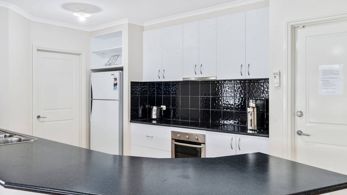 Bundalong House | D3 Ski Ranch. 5-bedroom waterfront home and private jetty.