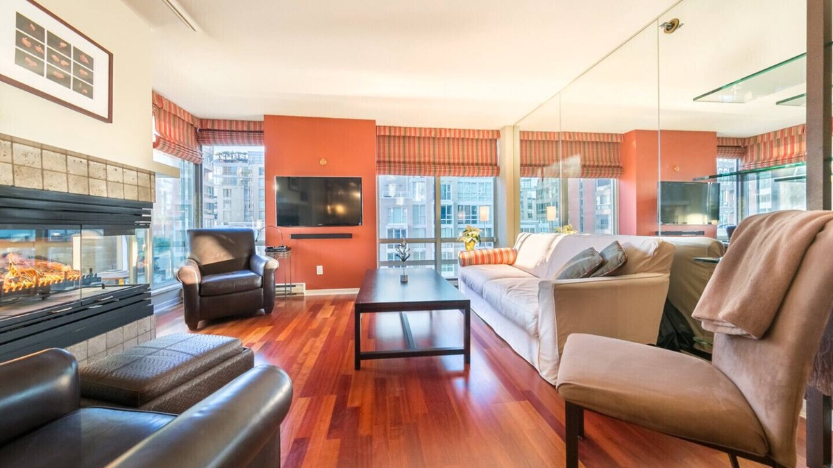 Downtown Vancouver House | D30 - 1 Bedroom on Beach Ave