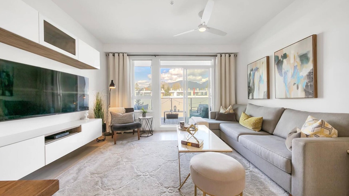 Lower Lonsdale Apartment | D41 - Beautiful spacious 2 Bedroom in North Vancouver
