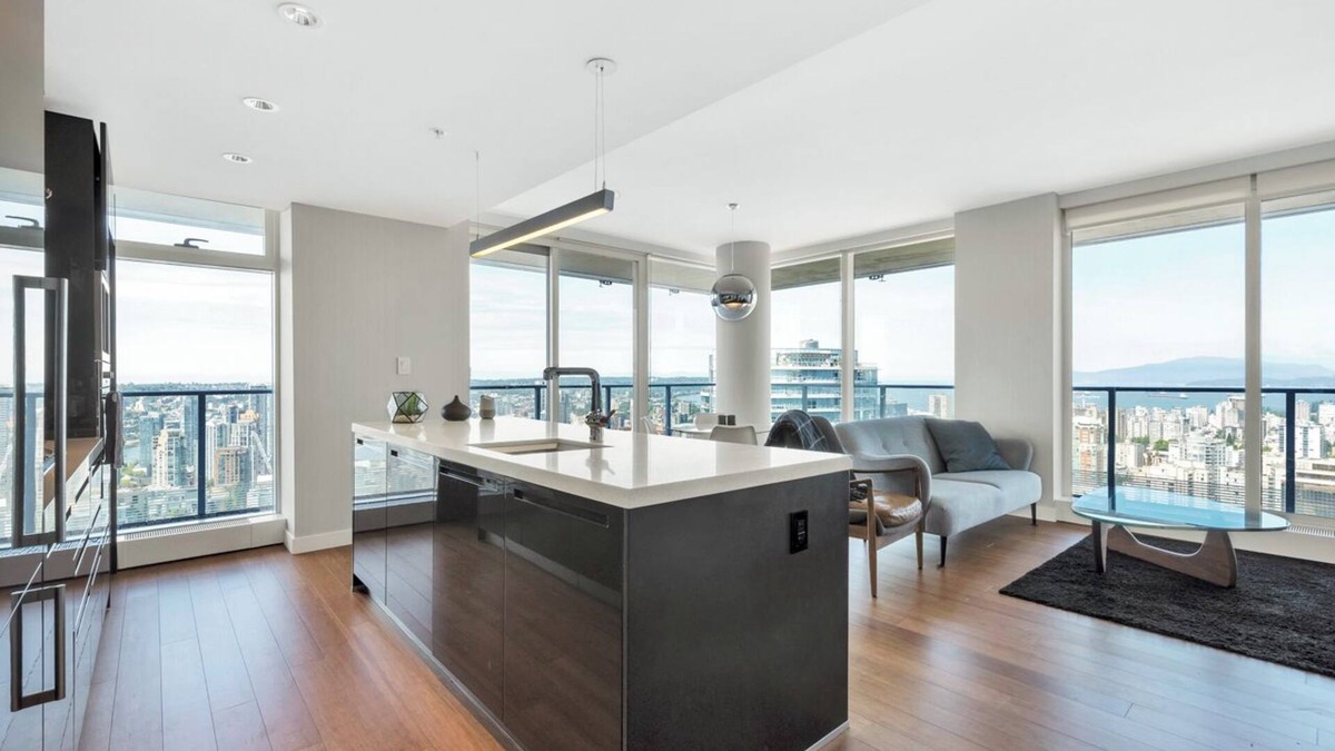 Downtown Vancouver Apartment | D42 - Amazing, Exceptional Corner Unit At Telus Garden!