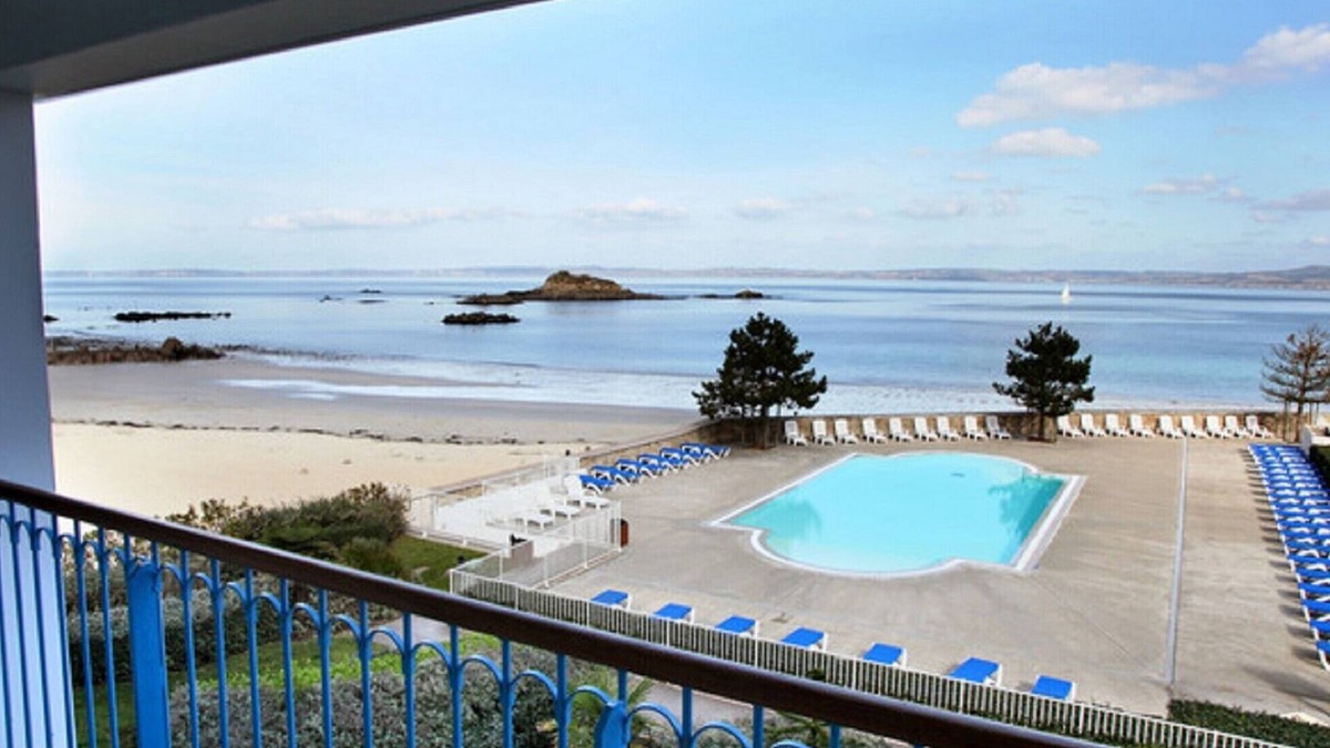 Treboul Apartment | D4203 - Apartment T2 in Residence with swimming pool; Sea view !