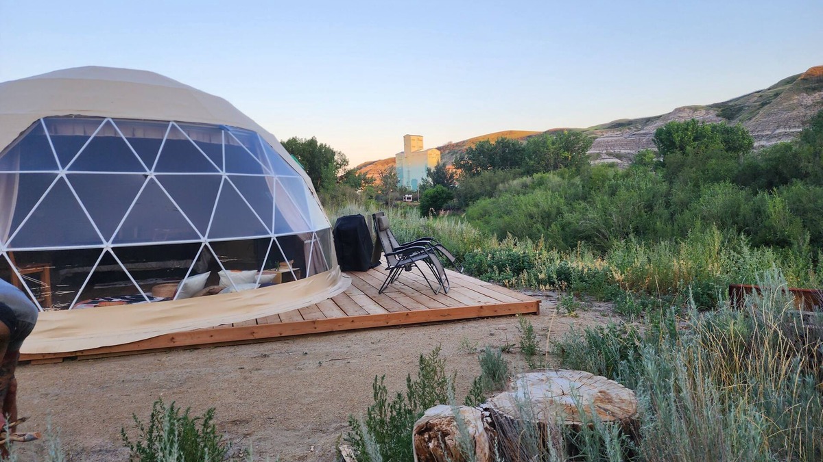 Rosedale Cabin | #D6 Sahara Sunset Dome- King Suite -Pets welcome