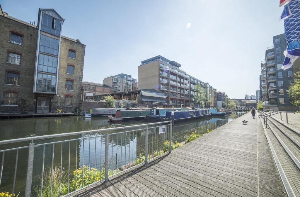 De Beauvoir Apartment | D8 - Canal View Apartment