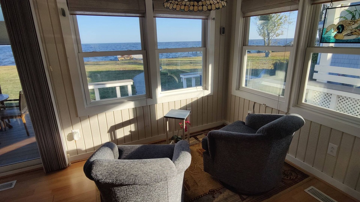 Columbia Cottage | Da Rivah cottage along Bulls Bay