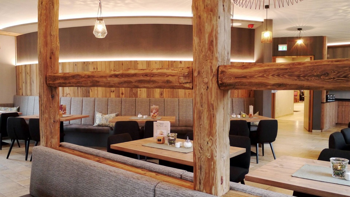 Neunburg vorm Wald House | Da`Sporrer Hotel & Wirtshaus