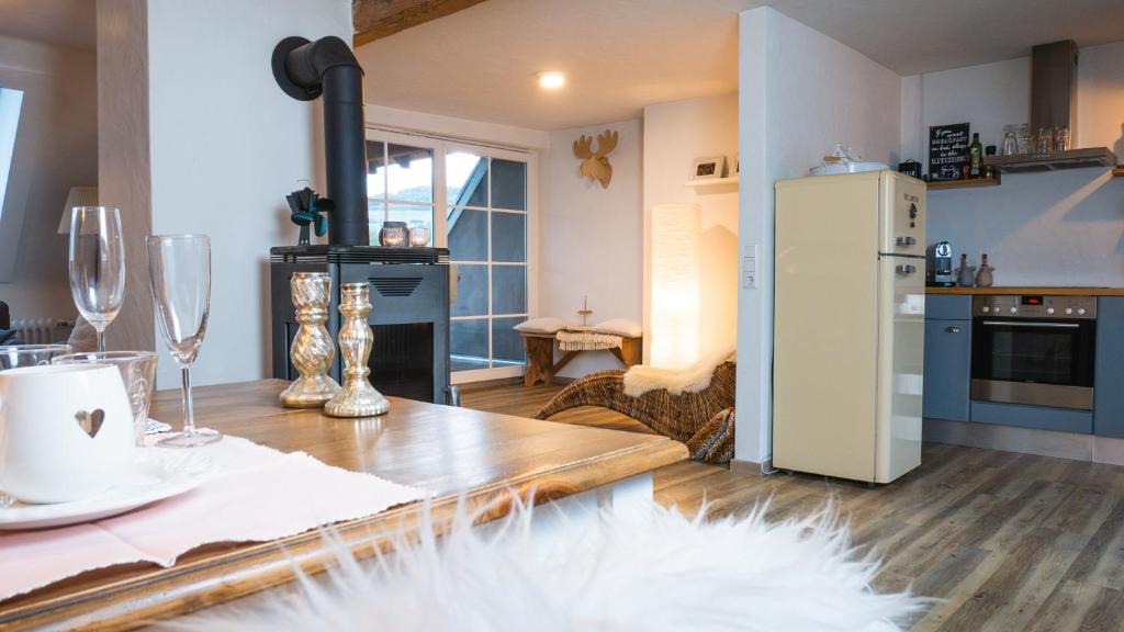 Uehlingen-Birkendorf Apartment | Dachwohnung mit Ofen und Freisitz