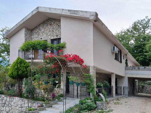 Virpazar Apartment | Dado