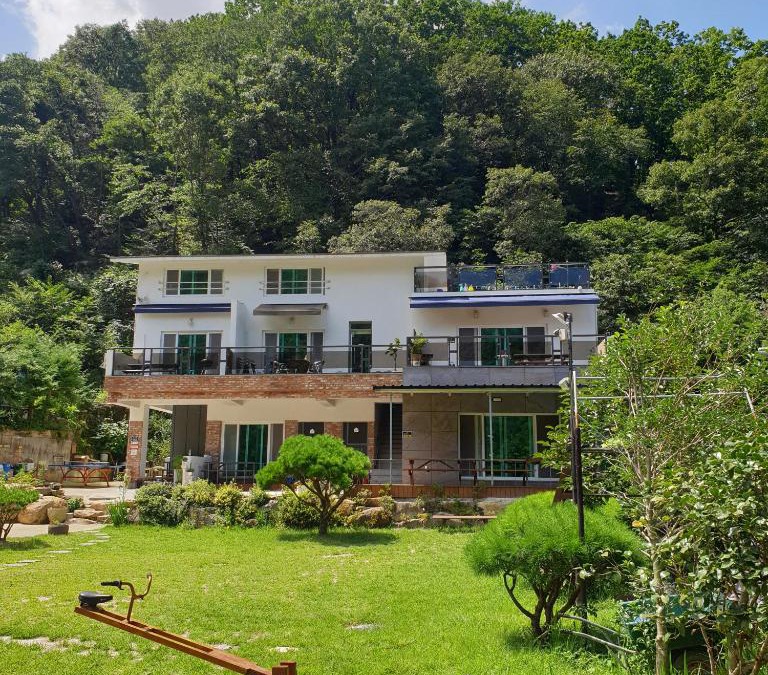 Ulsan House | Daeunsan Mountain Valley Pension