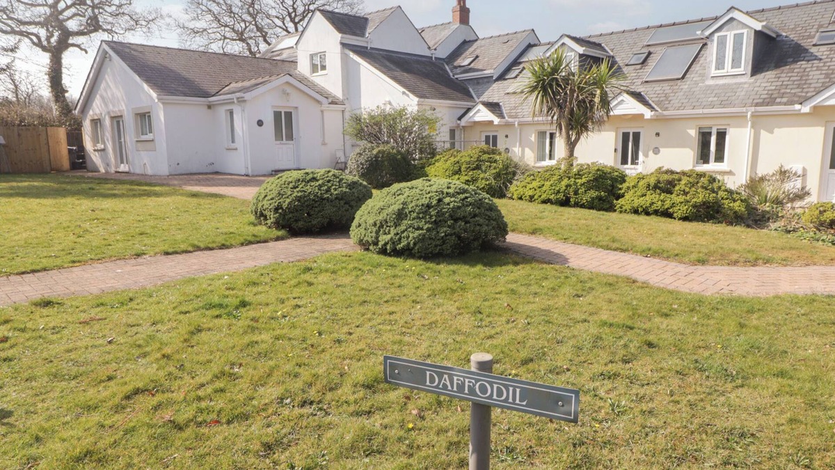 Tenby Cottage | DAFFODIL APARTMENT, pet friendly in Kilgetty