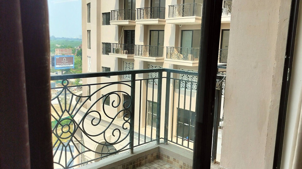 Gomti Nagar Apartment | Dahlias : A perfect studio with every facility