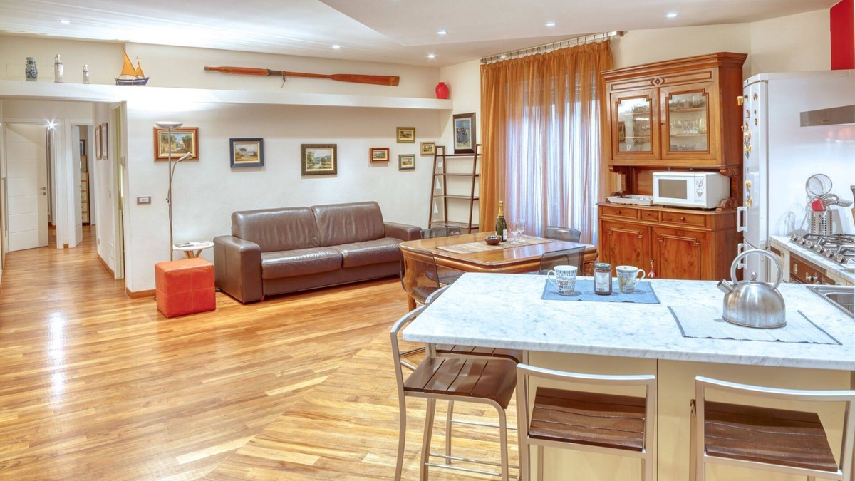 Levanto Apartment | Dai Fiorentini - for 8 people, 2 bedrooms + 1 adjoining, 500 m from beach, in centre