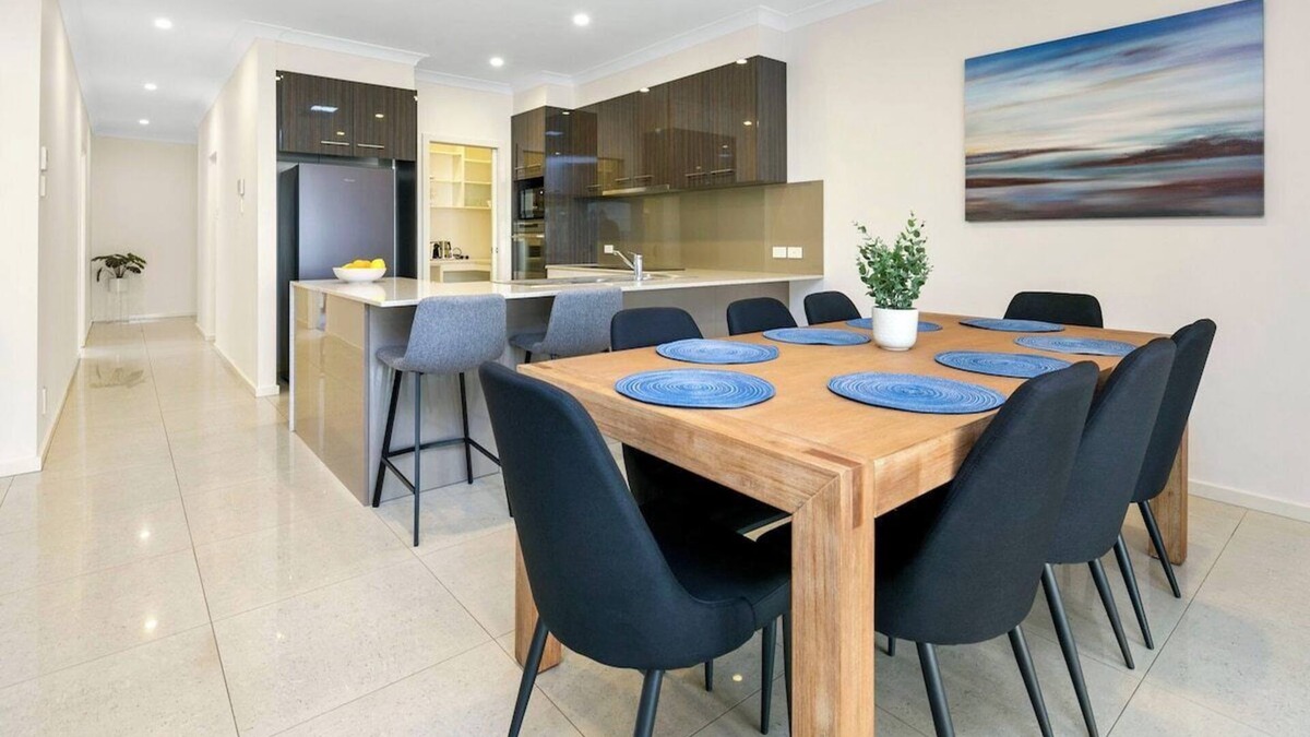Henley Beach South House | Daicos LUX Henley Beach - 4BD, 3.5BA
