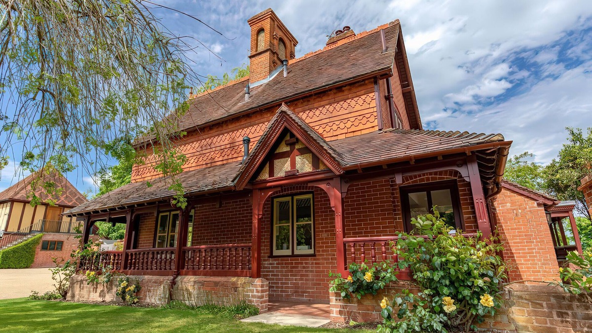 Waddesdon Cottage | DAIRY COTTAGE, pet friendly, character holiday cottage in Waddeston