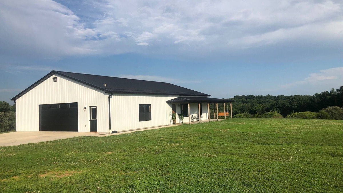 Eolia House | DairyLand - A Private Getaway on 16 acres next door to Dairy Farm with EV Hookup