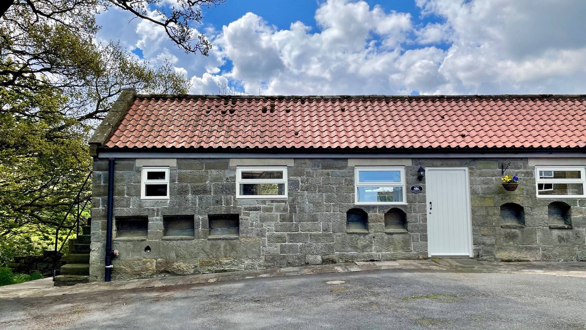 Danby Cottage | Daisy Cottage 1-bedroom (sleeps-2)