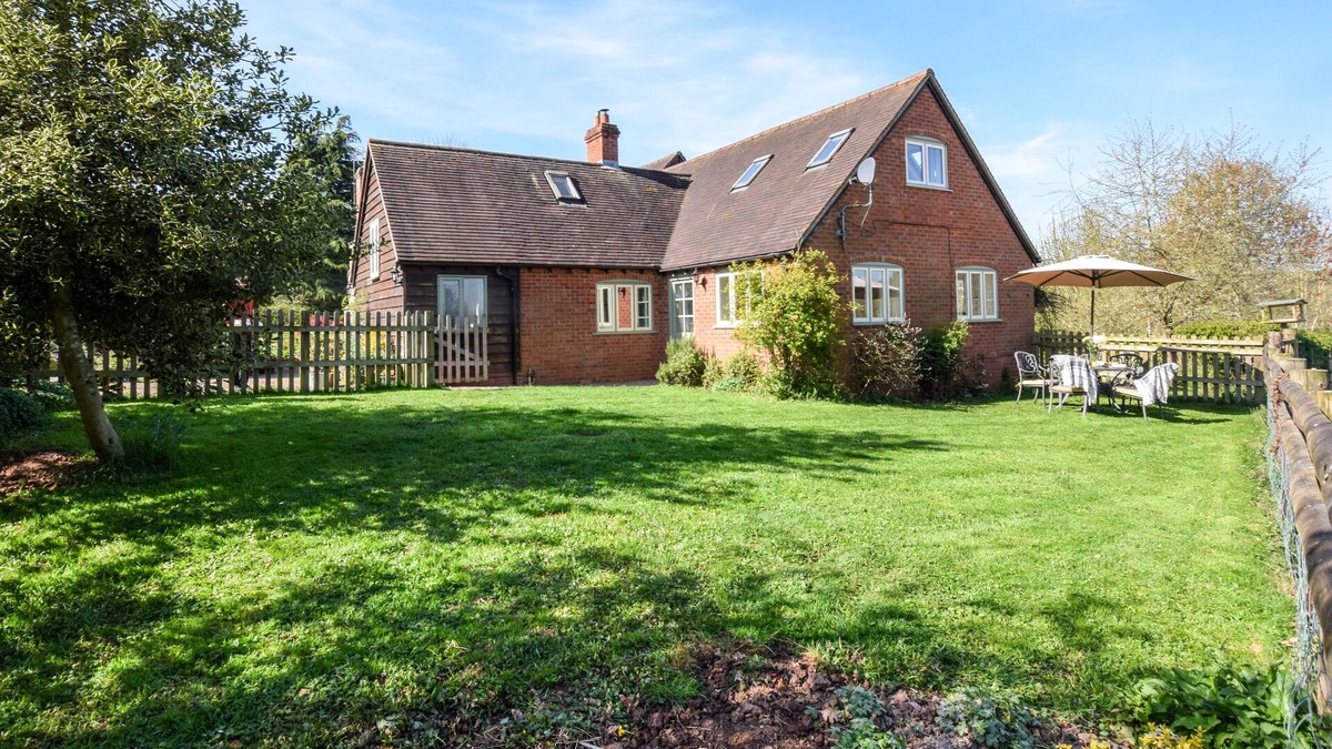 Upper Sapey House | Daisy Cottage at Hanley William