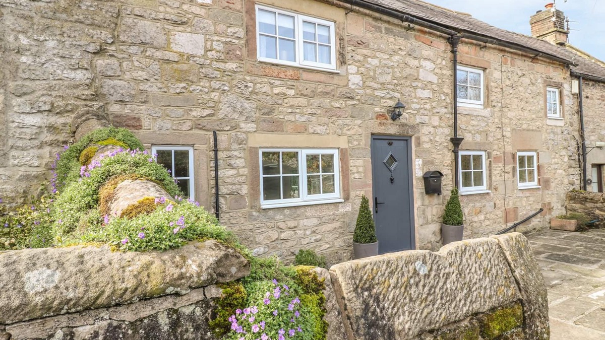 Winster Cottage | DAISY COTTAGE, family friendly, character holiday cottage in Winster