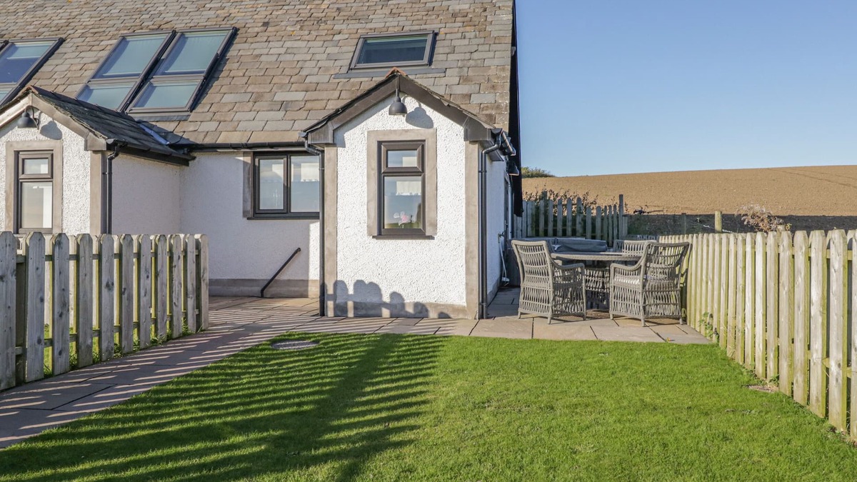Newton in Furness Cottage | DAISY COTTAGE, romantic, luxury holiday cottage in Aldingham