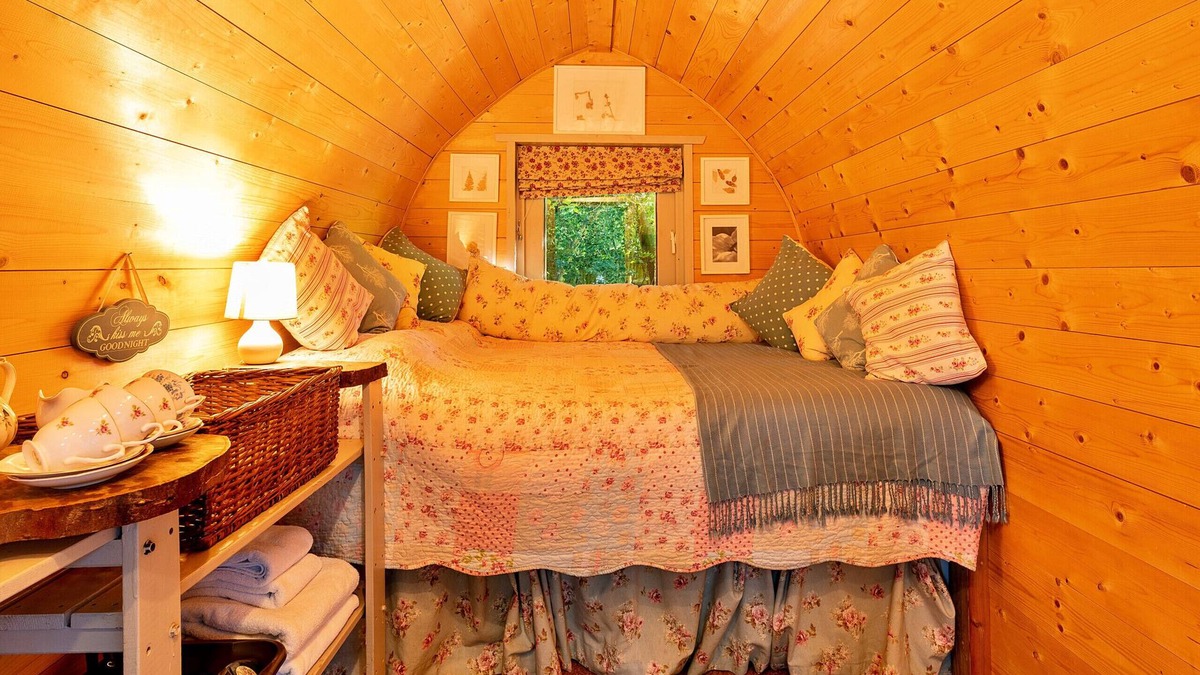 Penwood Ski Chalet | Daisy Glamping Pod
