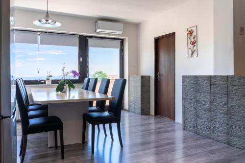 Trinajstici Apartment | Dakota apartment 6+2
