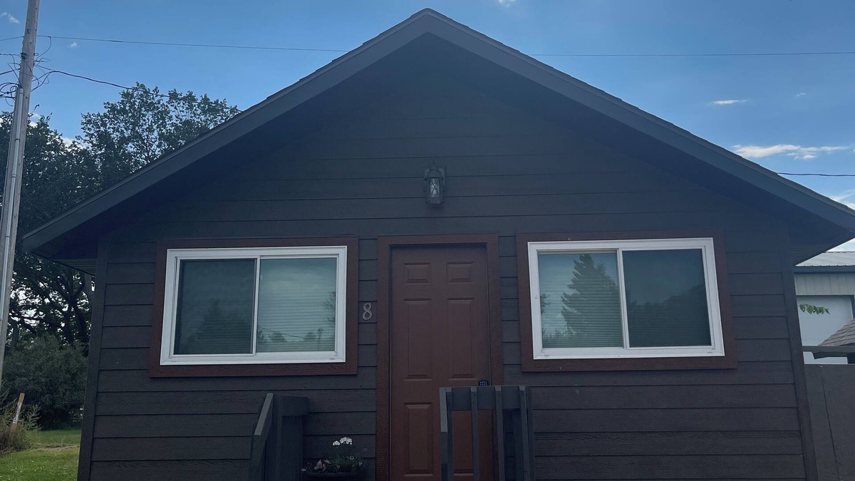Faulkton House | Dakota Landing Cabins & Motel: 8-Cozy, newly remodeled cabin