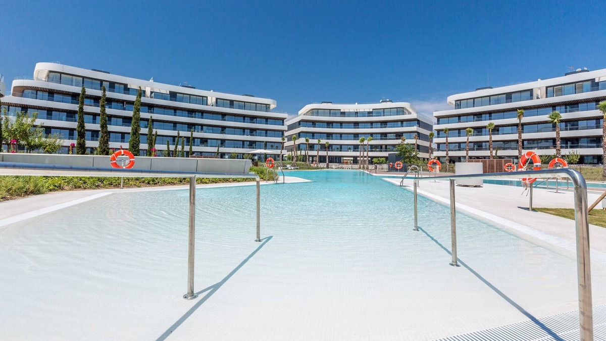 Torremolinos Apartment | Dalí | Beachfront apartment in Torremolinos