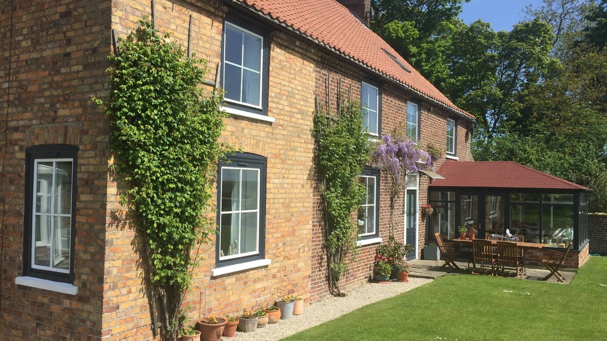 Filey Cottage | Dale Farm Holidays in the stunning Yorkshire Wolds near Filey Bay (3 bed 3 bath)