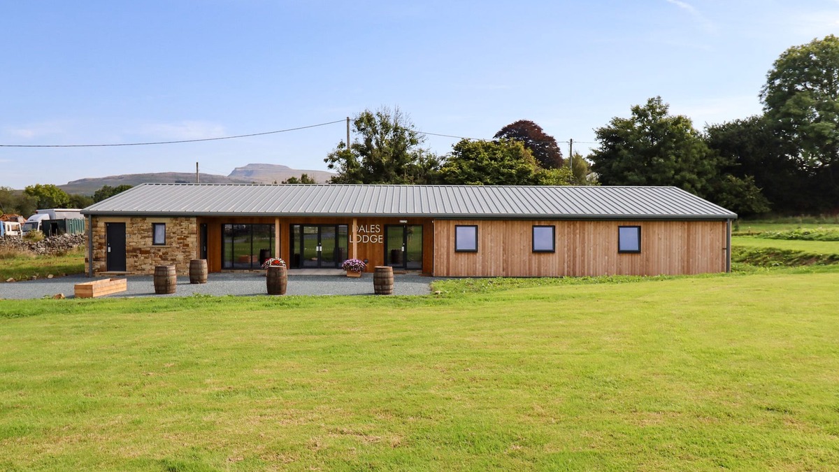 Ingleton Cottage | DALE'S LODGE, family friendly, with a garden in Ingleton
