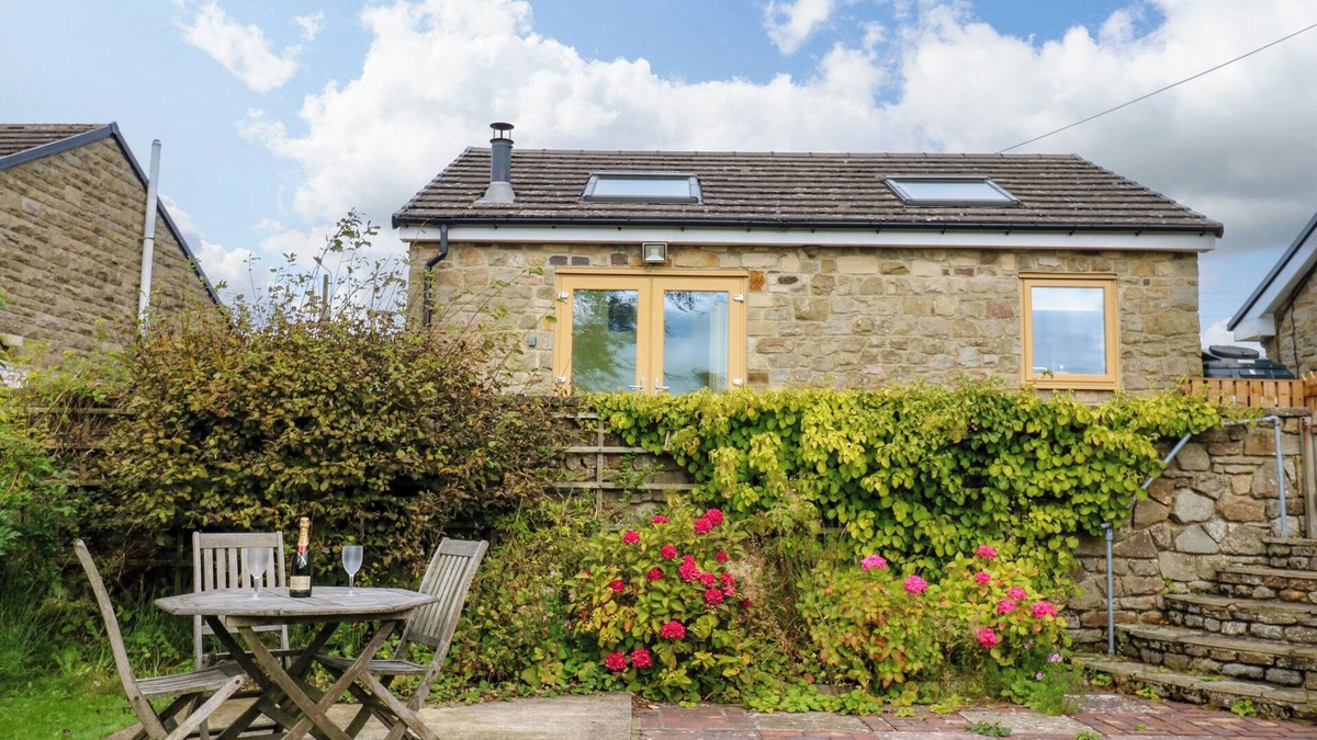 Woodland Cottage | DALE VIEW, pet friendly, with open fire in Cockfield