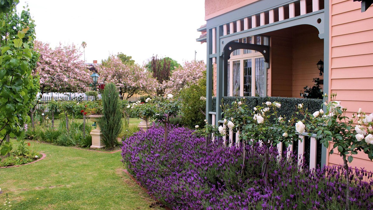 Bairnsdale Bed & Breakfast | Dalfruin B&B