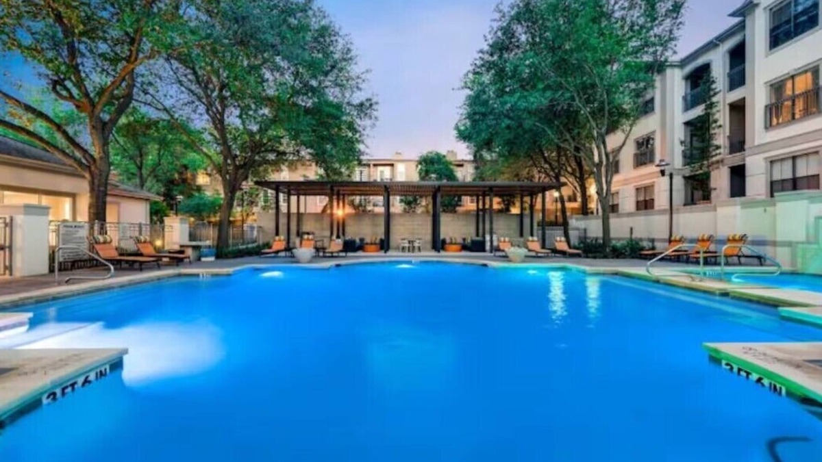 Cityplace Apartment | Dallas Uptown Chic 1BR w/Workspace + Deck overlooking Katy Trail