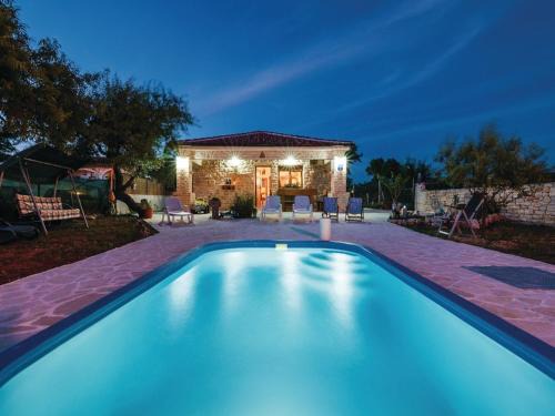 Stankovci Villa | Dalmatian stone house with pool