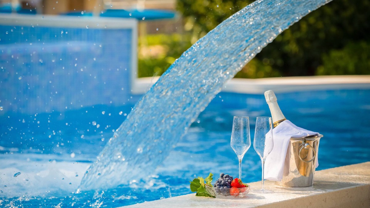 Bristivica House | Dalmatica Moderna - Holiday Home in Trogir Countryside with Heated Pool