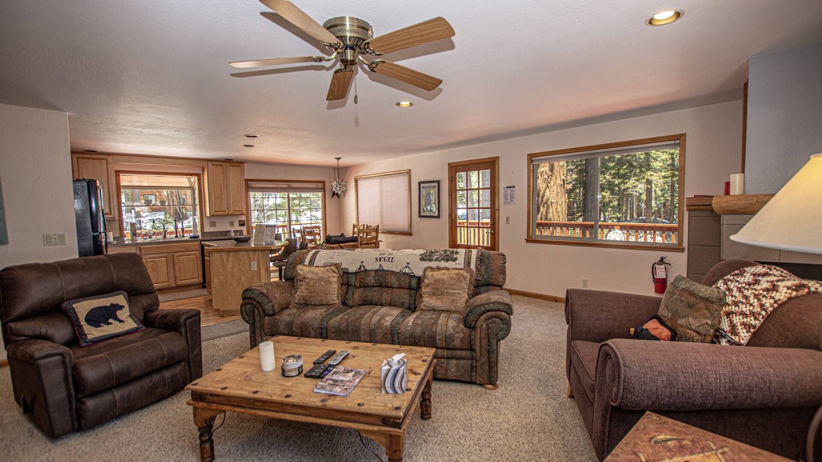Comstock Acres House | Daly's Digs by Hauserman Rental Group