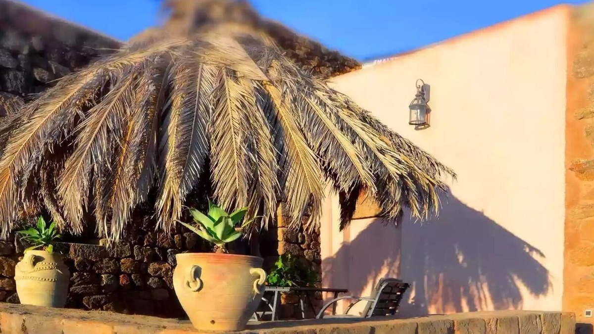 Pantelleria Apartment | Dammuso Garden