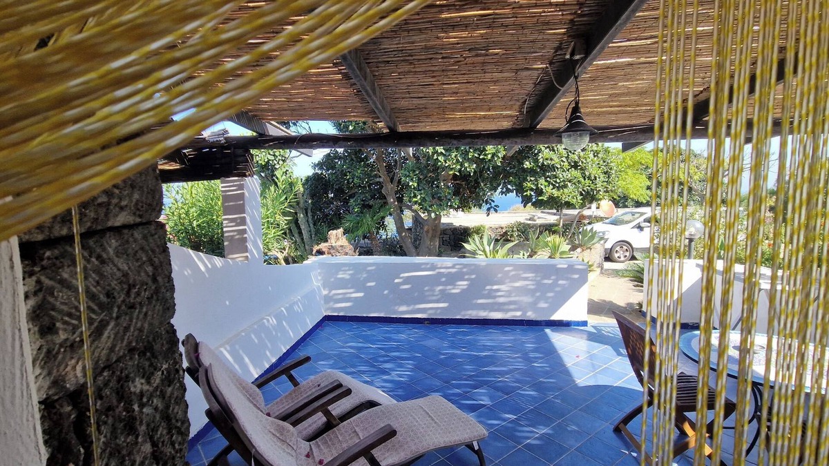 Kamma Apartment | Dammuso Hibiscus. between sea and sky