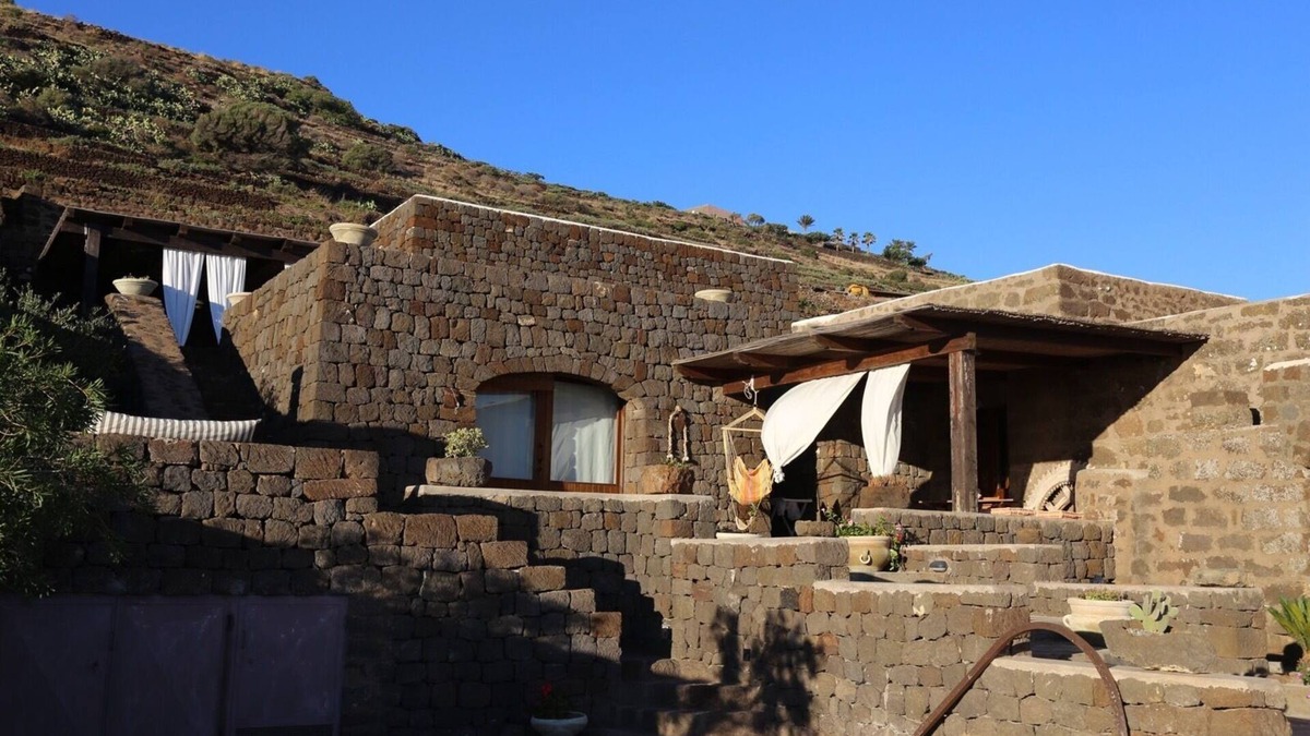Scauri Siculo House | Dammuso of the capers - Terraces of Zighidi