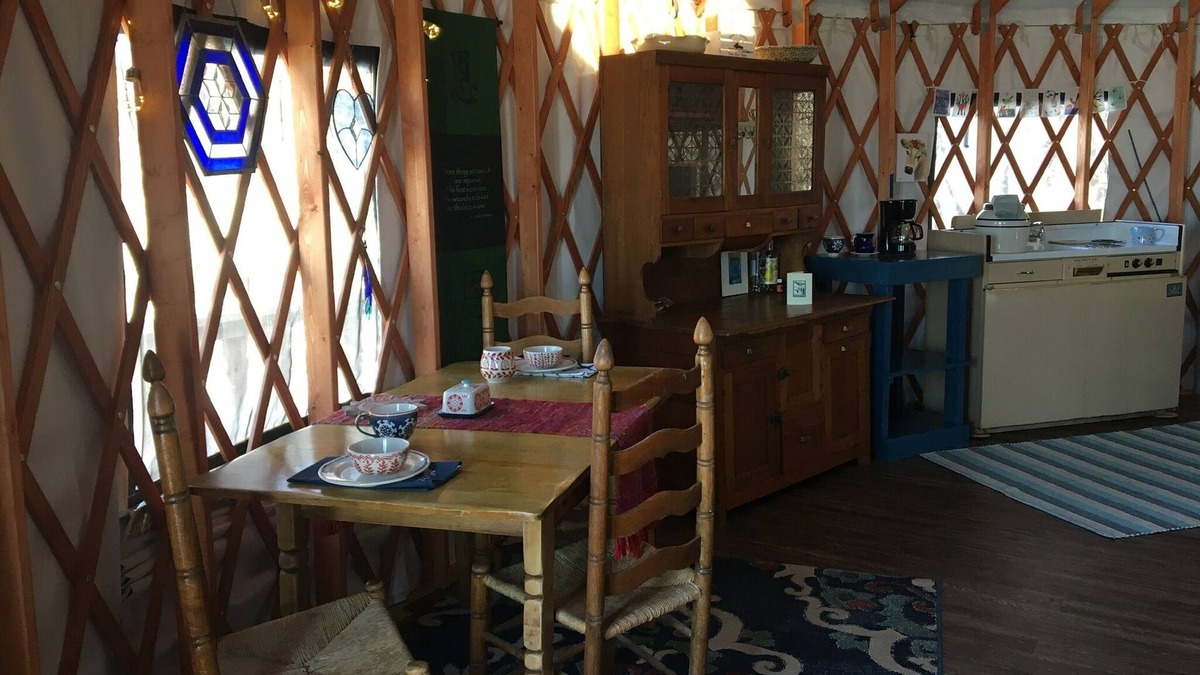 Gibbon Apartment | Dancing Crane Writing Center and Artist Retreat Eco Yurt