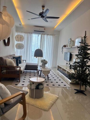 Larut Apartment | Dandelion 3BR Apt Near lake garden